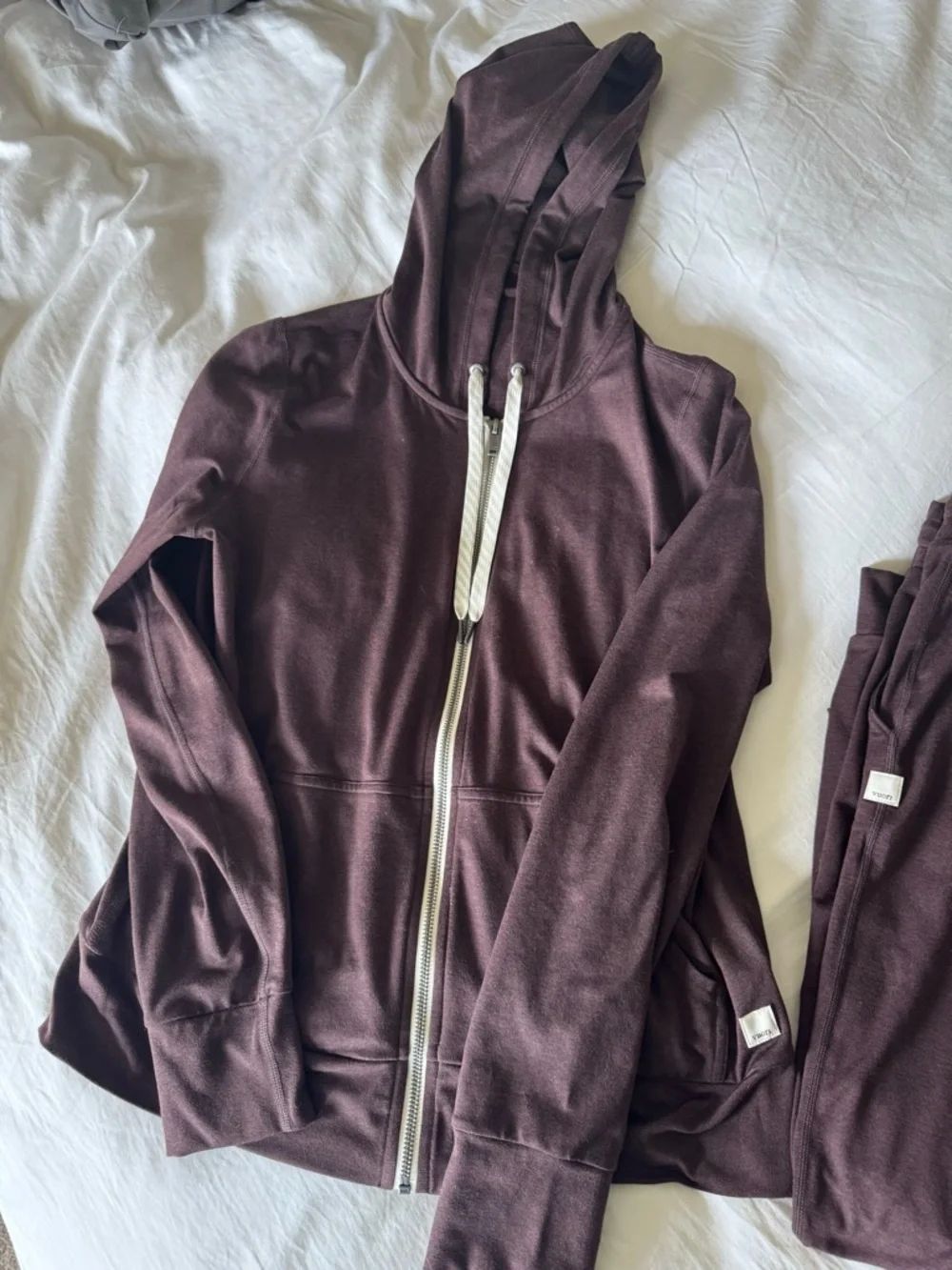 Vuori Matching Set 🤎
Joggers + Zip-Up Hoodie - Picture 3 of 5